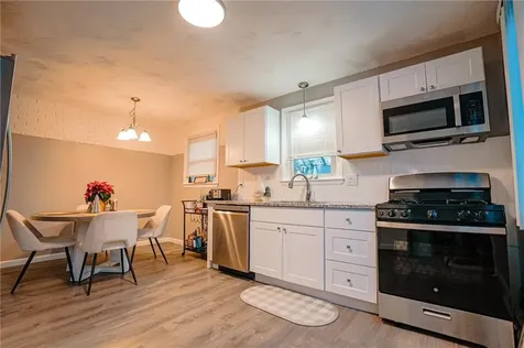 27 Winifred Avenue Warwick RI 02889