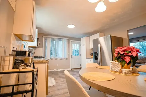 27 Winifred Avenue Warwick RI 02889