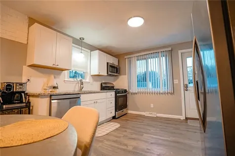 27 Winifred Avenue Warwick RI 02889