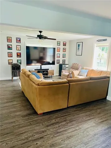 215 Metacom Avenue Bristol RI 02809