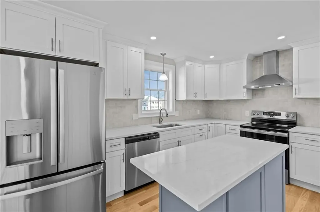 253 Central Street Lincoln RI 02865