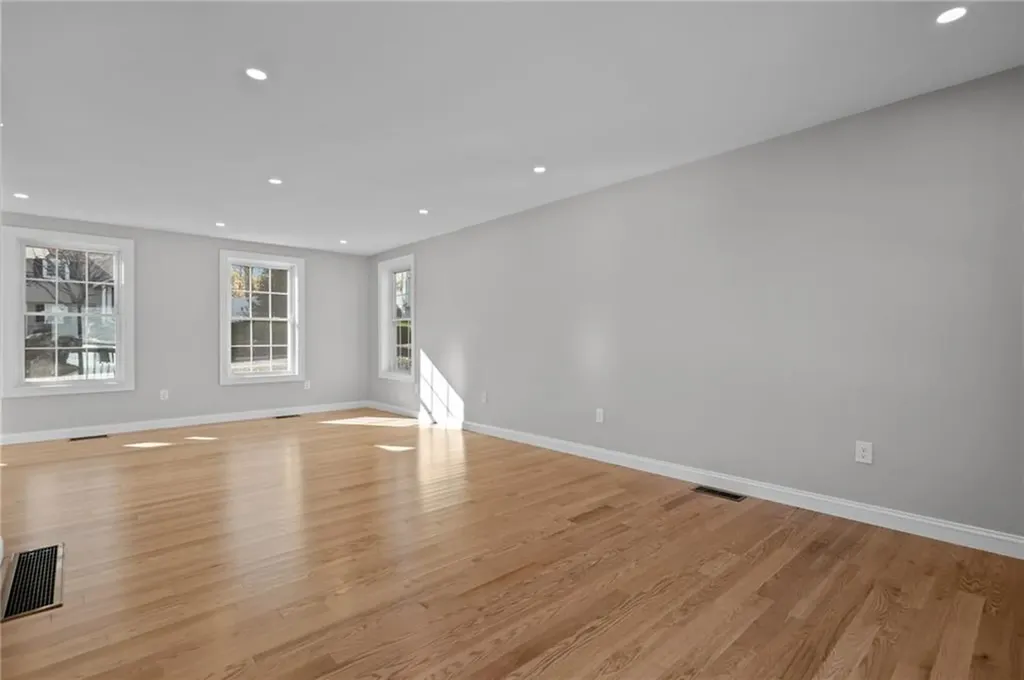 253 Central Street Lincoln RI 02865