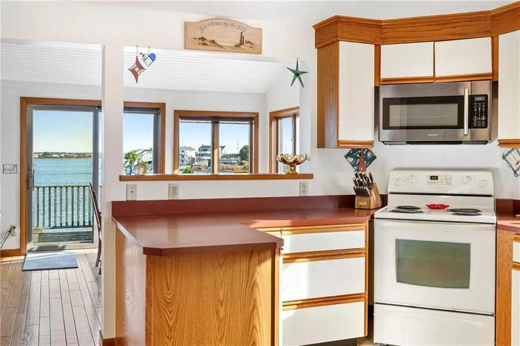 210 Washington Street South Kingstown RI 02879