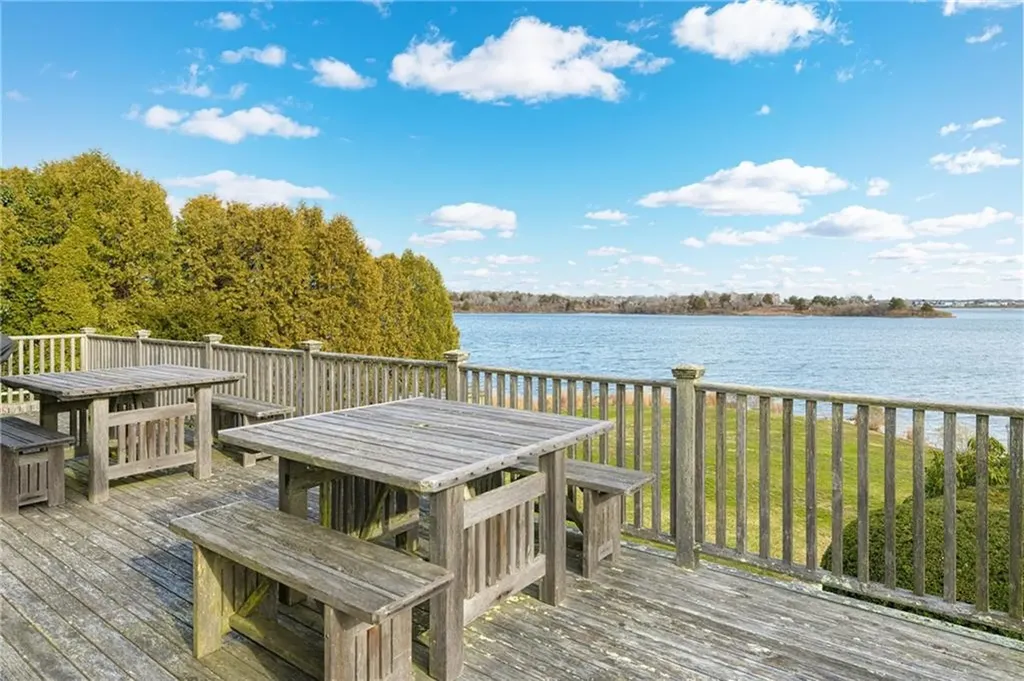 210 Washington Street South Kingstown RI 02879