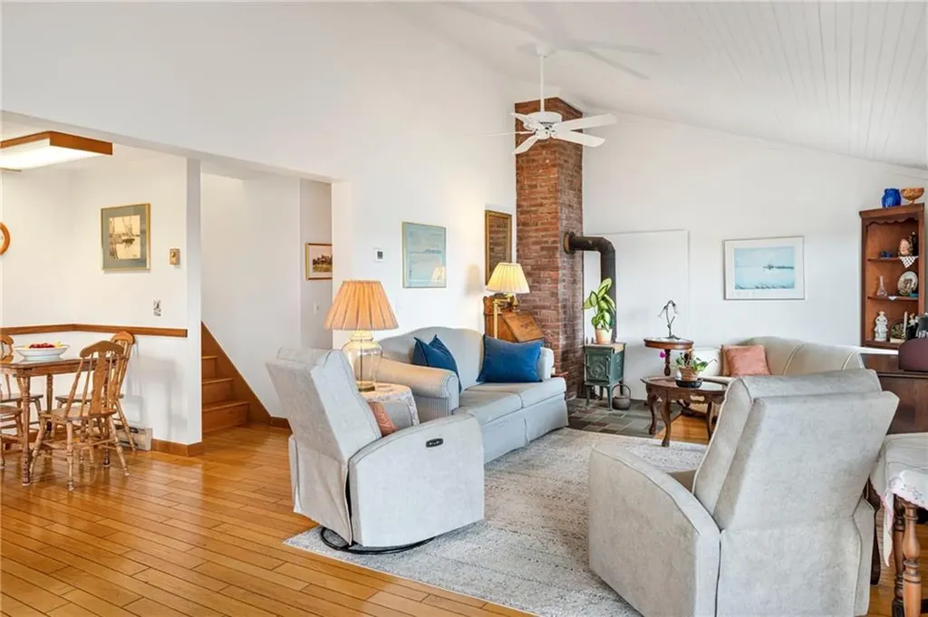 210 Washington Street South Kingstown RI 02879