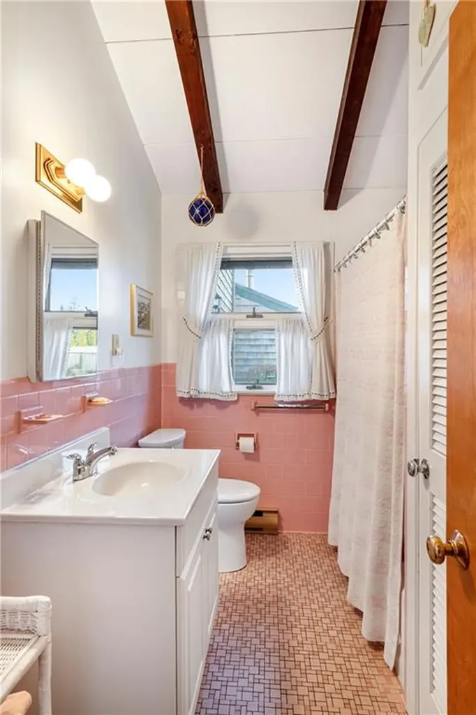 210 Washington Street South Kingstown RI 02879