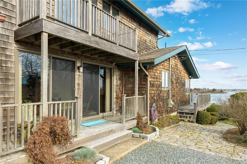 210 Washington Street South Kingstown RI 02879