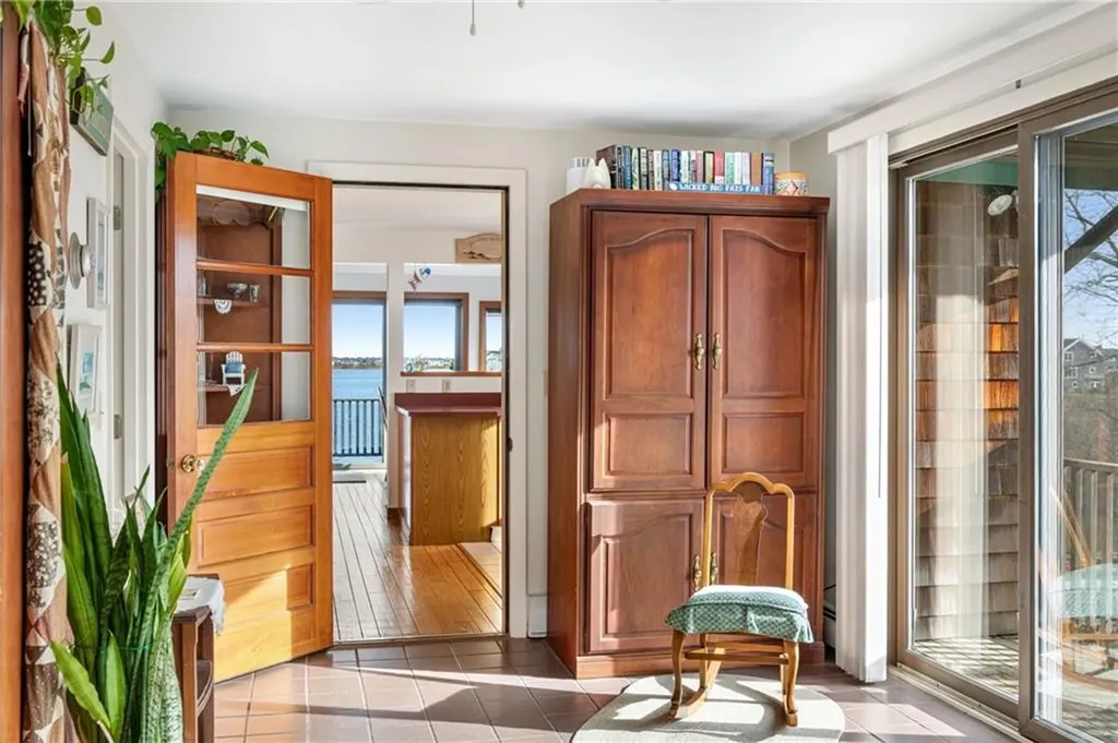 210 Washington Street South Kingstown RI 02879