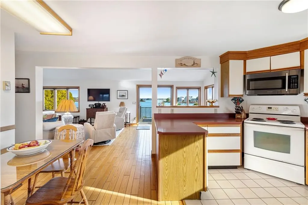 210 Washington Street South Kingstown RI 02879