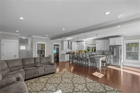 13 Vanderbilt Lane Portsmouth RI 02871