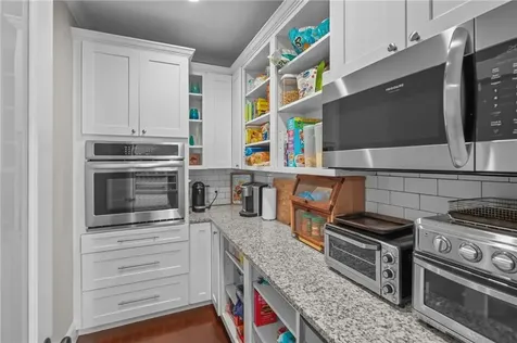 13 Vanderbilt Lane Portsmouth RI 02871