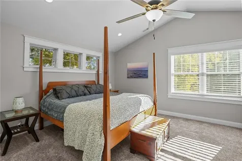 13 Vanderbilt Lane Portsmouth RI 02871