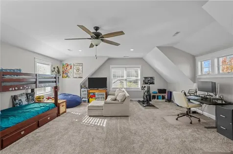 13 Vanderbilt Lane Portsmouth RI 02871