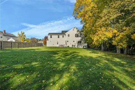 13 Vanderbilt Lane Portsmouth RI 02871