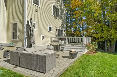 13 Vanderbilt Lane Portsmouth RI 02871