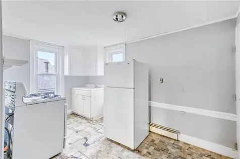 694 Hope Street Bristol RI 02809