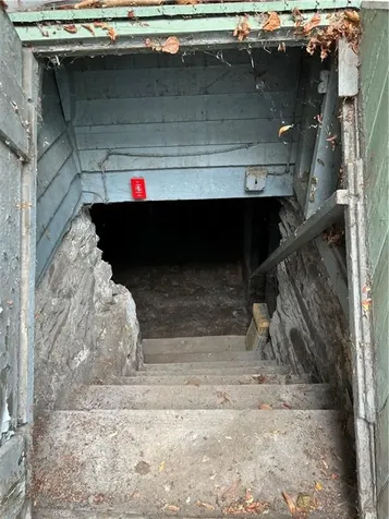 694 Hope Street Bristol RI 02809