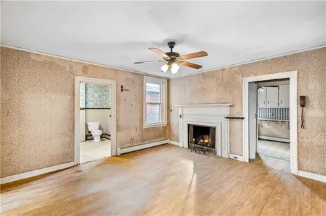 694 Hope Street Bristol RI 02809