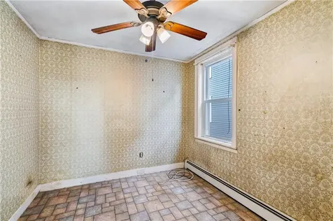 694 Hope Street Bristol RI 02809