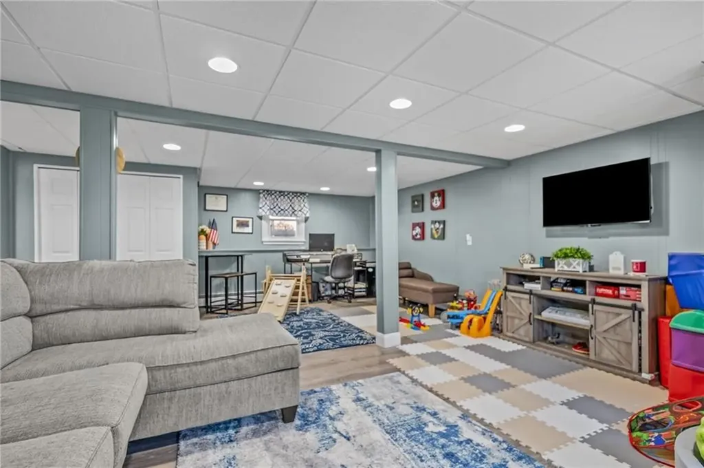 619 Smithfield Road North Providence RI 02904