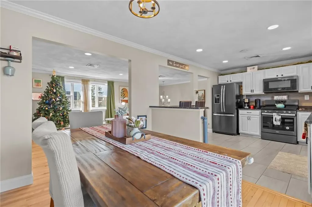 619 Smithfield Road North Providence RI 02904