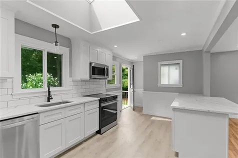 249 Barneyville Road Swansea MA 02777