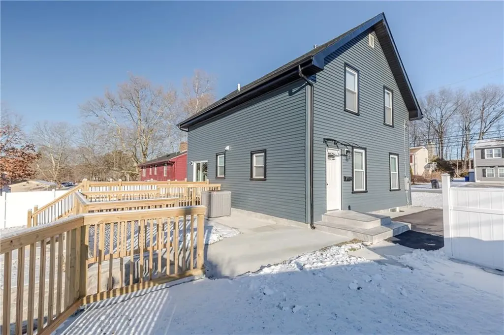 604 Smithfield Road North Providence RI 02904