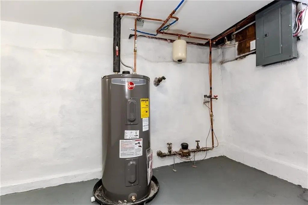 604 Smithfield Road North Providence RI 02904