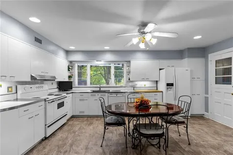 88 Homestead Avenue North Smithfield RI 02896