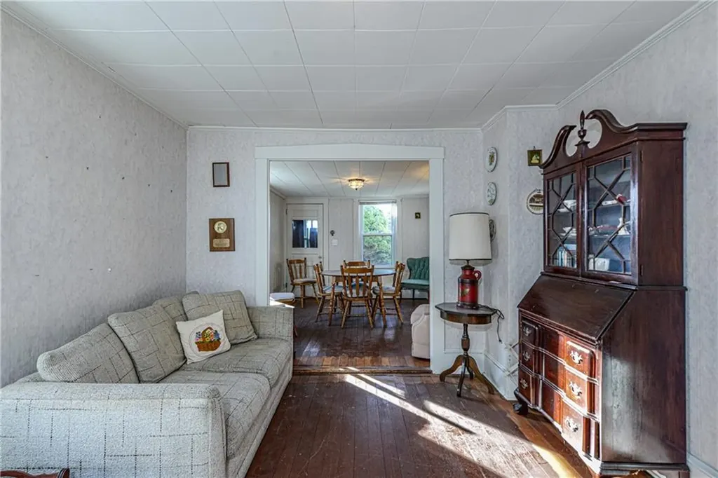 318 Mitchell's Lane Middletown RI 02871