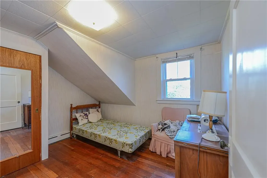 318 Mitchell's Lane Middletown RI 02871