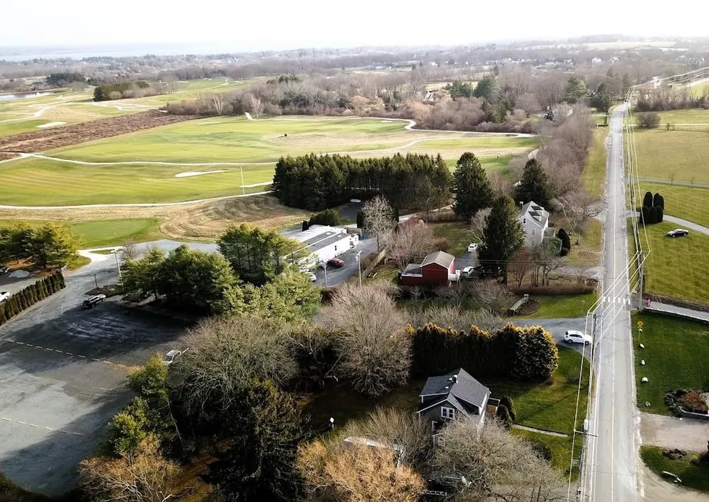 318 Mitchell's Lane Middletown RI 02871