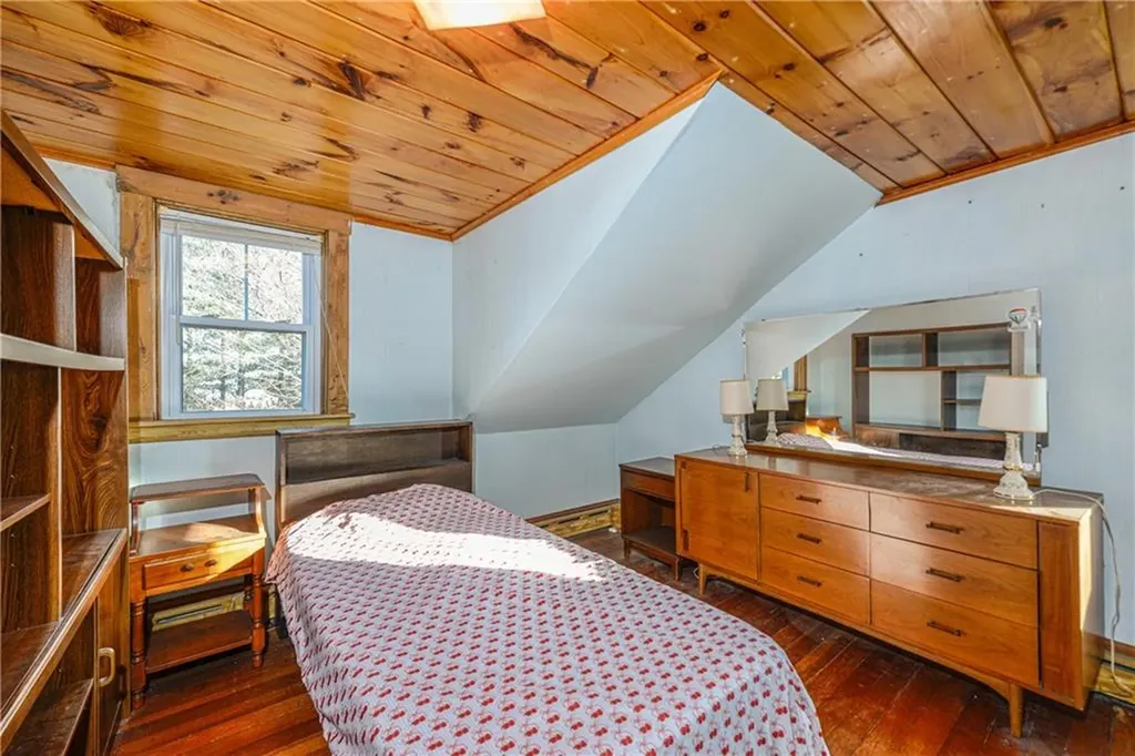 318 Mitchell's Lane Middletown RI 02871