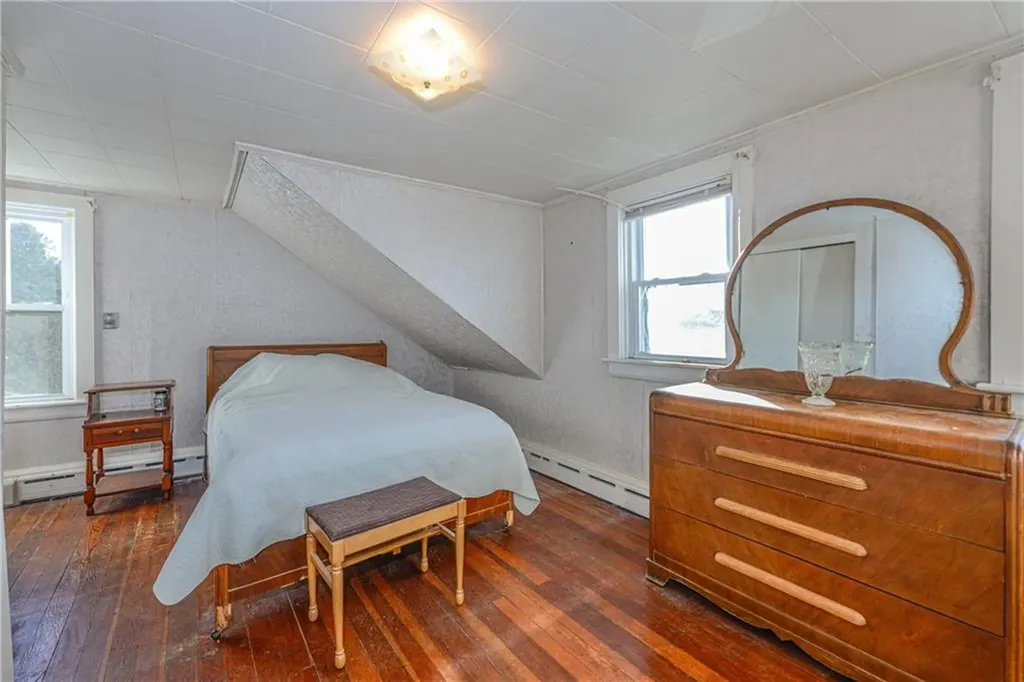 318 Mitchell's Lane Middletown RI 02871