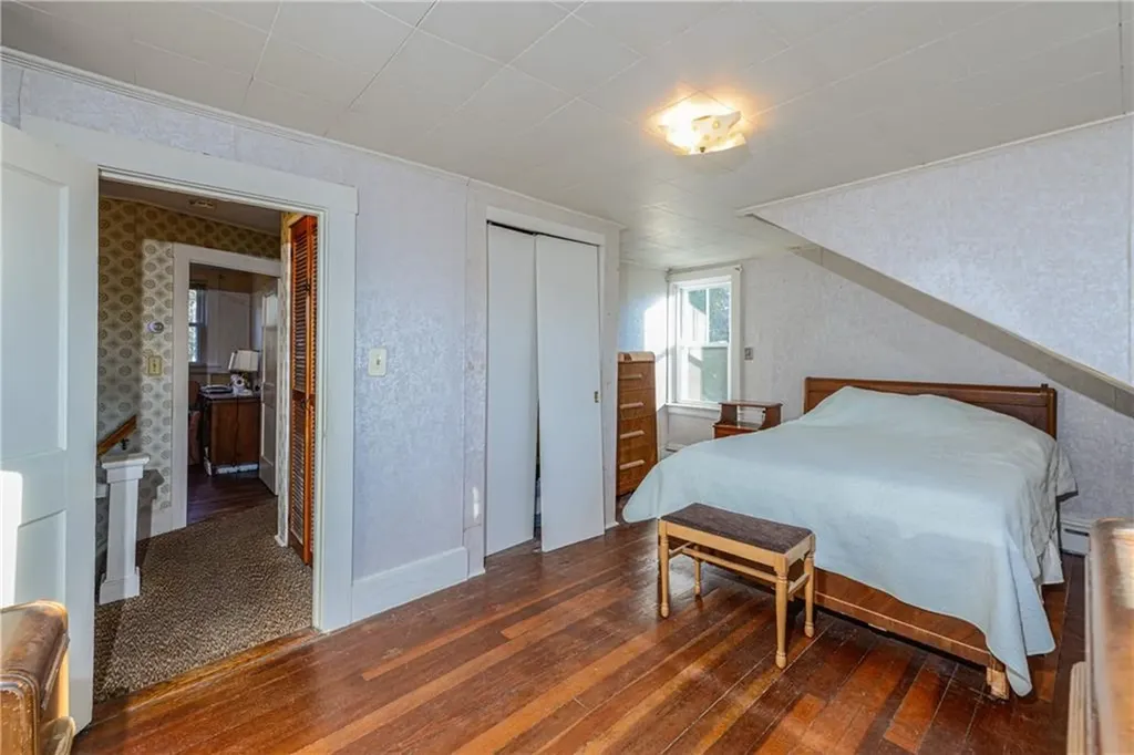 318 Mitchell's Lane Middletown RI 02871