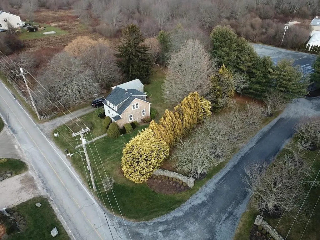 318 Mitchell's Lane Middletown RI 02871