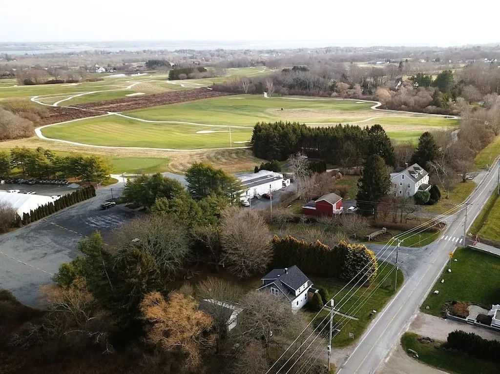 318 Mitchell's Lane Middletown RI 02871