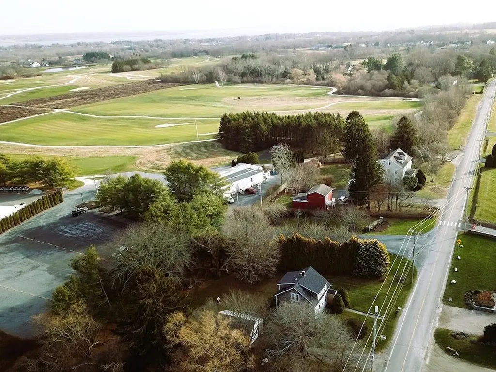 318 Mitchell's Lane Middletown RI 02871