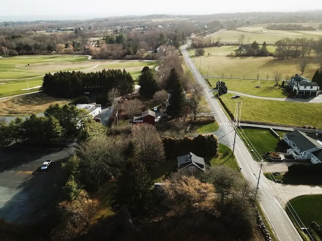 318 Mitchell's Lane Middletown RI 02871