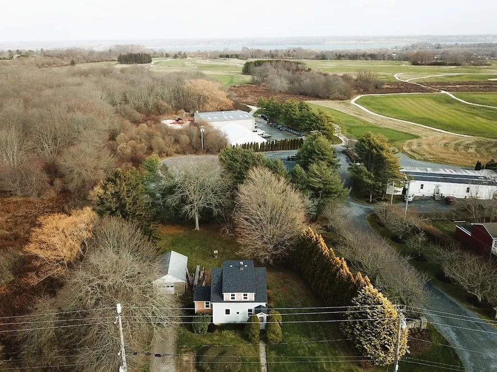 318 Mitchell's Lane Middletown RI 02871