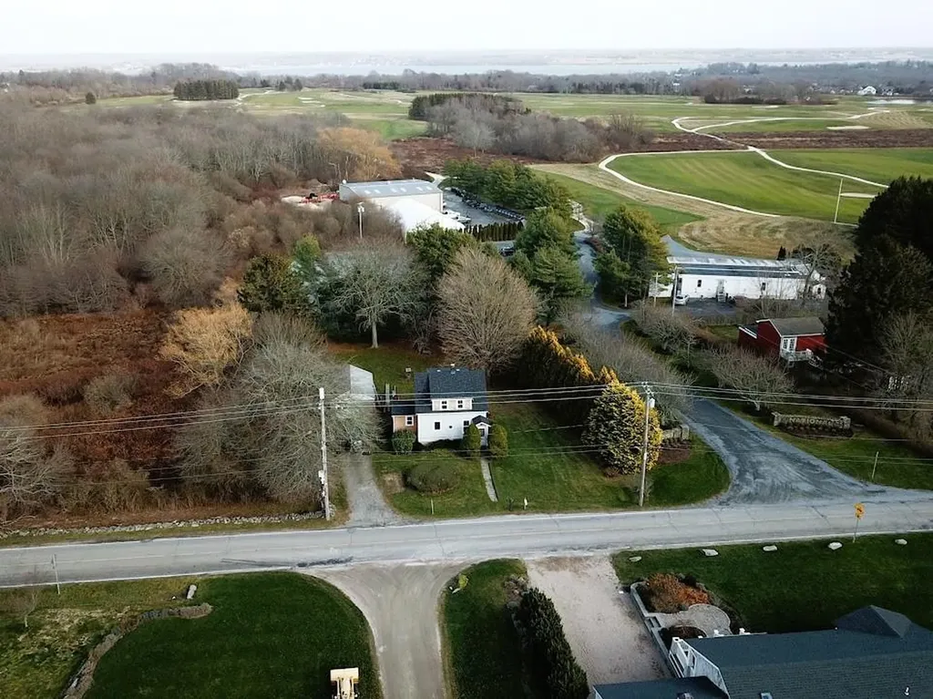 318 Mitchell's Lane Middletown RI 02871