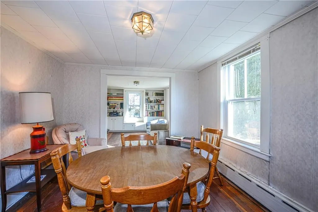 318 Mitchell's Lane Middletown RI 02871