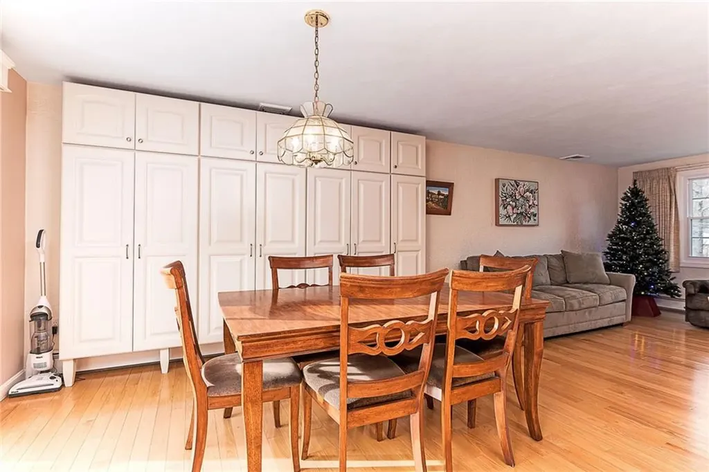 102 Moccasin Trail Cranston RI 02921