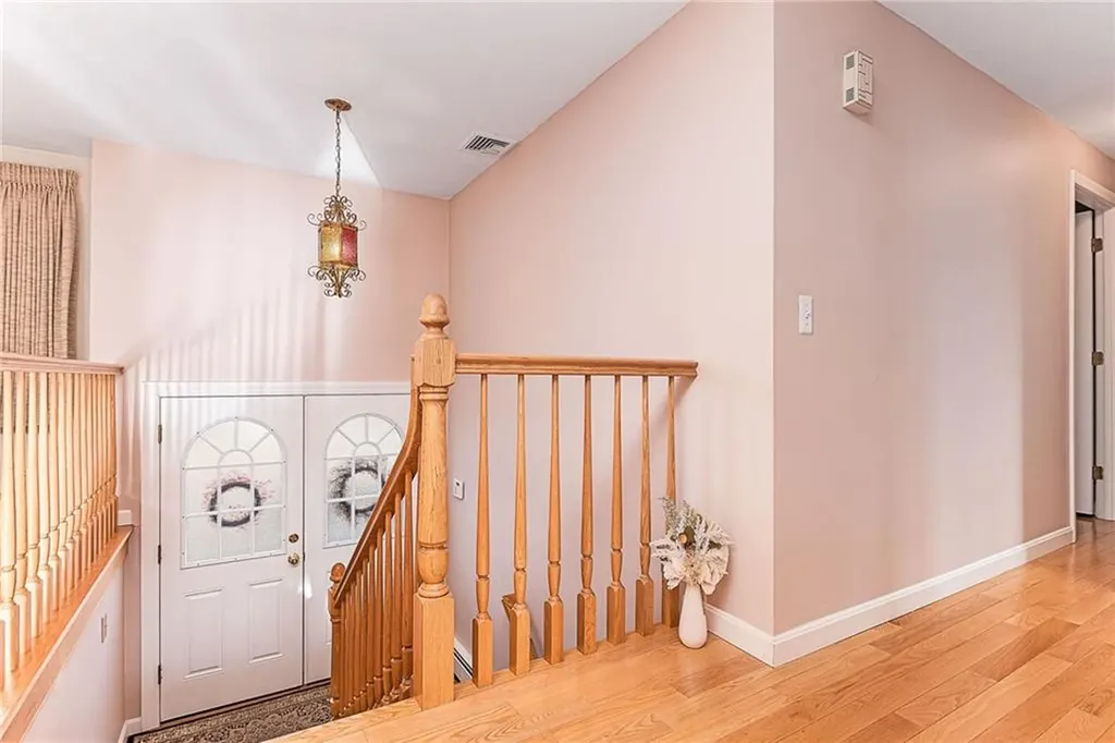 102 Moccasin Trail Cranston RI 02921