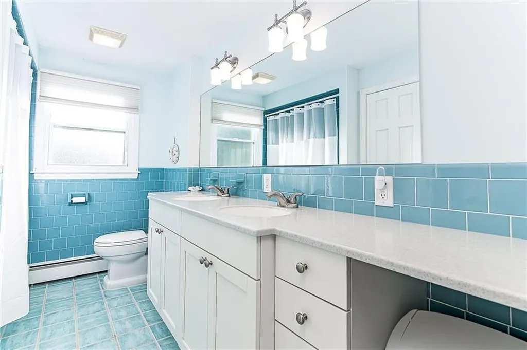 102 Moccasin Trail Cranston RI 02921