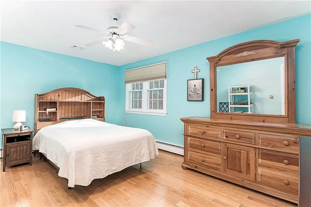 102 Moccasin Trail Cranston RI 02921