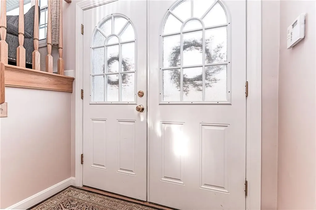 102 Moccasin Trail Cranston RI 02921