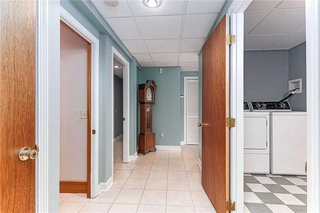 102 Moccasin Trail Cranston RI 02921