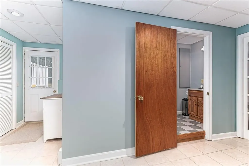 102 Moccasin Trail Cranston RI 02921