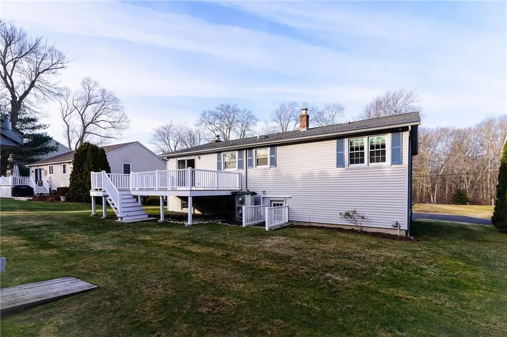 102 Moccasin Trail Cranston RI 02921